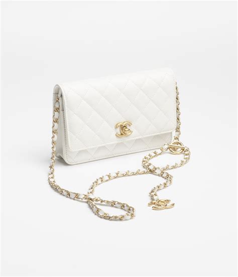 chanel pochette bianca con logo e crodone come tracolla|Chanel borse italia.